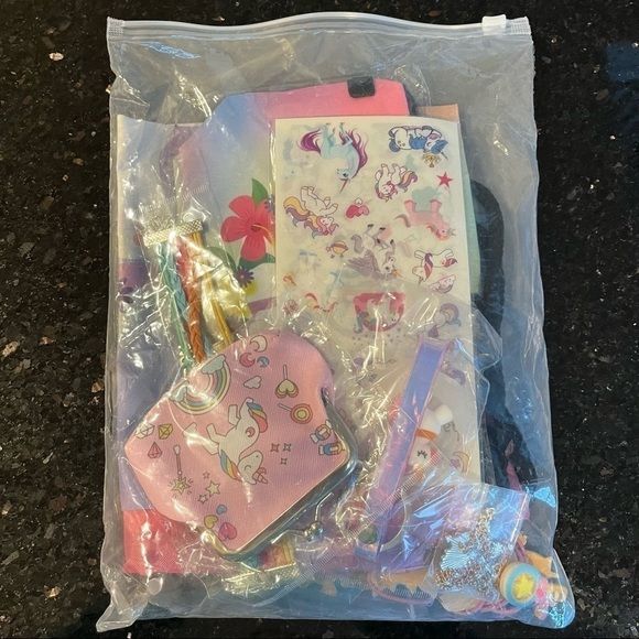 RAINBOW unicorn 9pc gift set - Picture 8 of 8